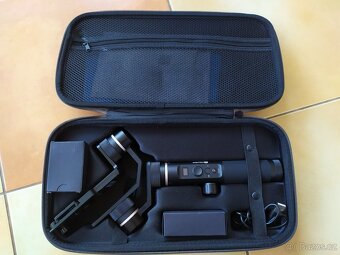 Prodám 3-osý stabilizátor kamer a mobilů FeiyuTech G6 Plus. - 5