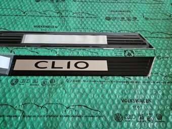 dekorativní ozdobné a ochranné lišty prahu Renault Clio 4 82 - 5