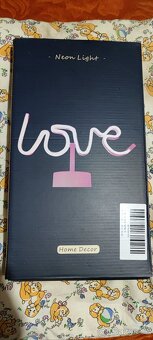 Růžové neónové světlo - 5