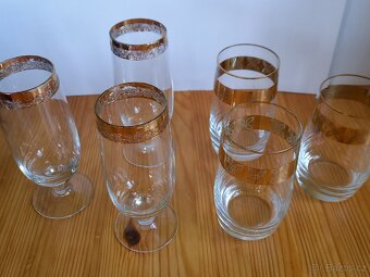 Sklenice se zlaceným hrdlem - 5