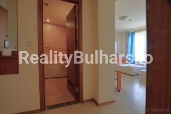 Prostorný apartmán 2+kk s výhledem na bazén Slunečné pobřeží - 5