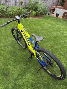 Crussis E-Largo 7.6 - 5