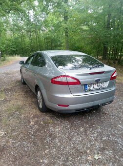 Ford Mondeo Ghia - 5