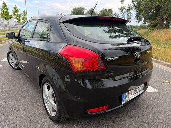 Na predaj krásna KIA Proceed 1.6 CRDi Coupe - 5