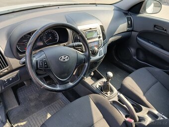 Hyundai i30 kombi, 1.6 CRDi, 66kW,Nová STK, tažné - 5