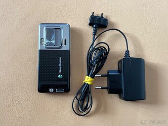 Sony Ericsson C702 - 5