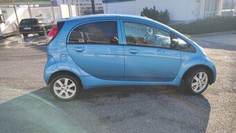 Peugeot iOn 2012 - 5