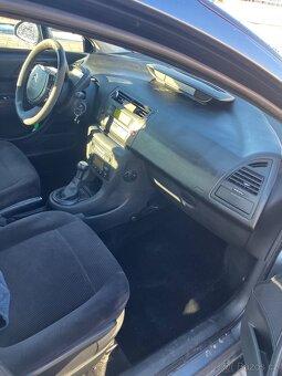 Citroën C4 sedan 1,6 16V - 5