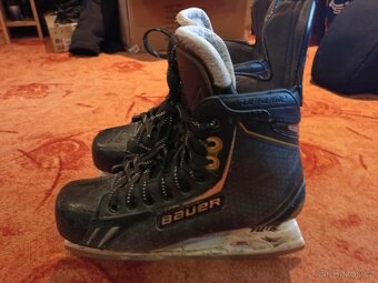 Hokejové brusle Bauer Supreme ONE8, vel. 7D (užší), EUR42 - 5