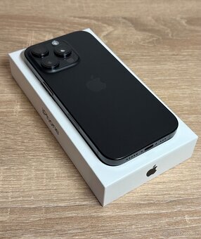 iPhone 16 Pro 512GB - Černý Titan - 5