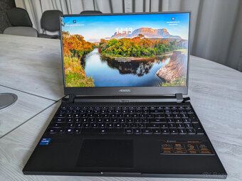 Herní notebook Gigabyte Aorus 15 P XD - 5