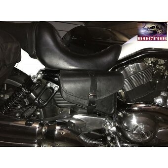 Kožené podsedlové brašničky S77-S78 Harley Davidson V ROD. - 5