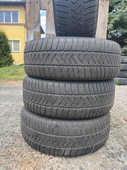 Pirelli zimní 225/55 R17 5mm - 5