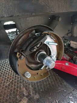 Brzdové čelisti Knott - 5