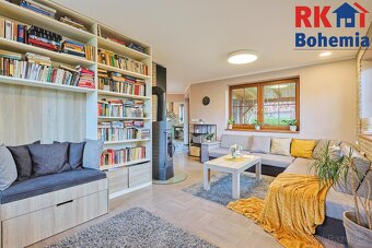 Nabízím Vám k prodeji rodinný dům o dispozici 4+1 s garáží a - 5