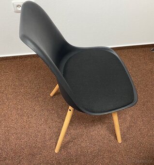 Polohovací stůl se židlemi - 5