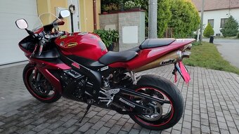 Yamaha YZF R1 - 5