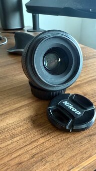 Nikon 35 mm f/1,8 AF-S NIKKOR G DX použitý kat. A - 5