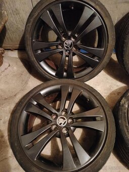 4ks alu disky orig. Škoda 5x100 R17 pneu 205/40 R17 5mm - 5