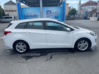 HYUNDAI i30 KOMBI 1.6i DOHC 16V 88KW 1Majitel ČR 2014 - 5