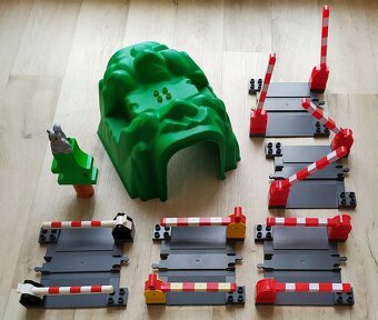 Koleje,vagony,loko,doplňky k DUPLO i po 1ks - 5