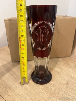 Stará rubínová váza - prasklá,na dekoraci - 5