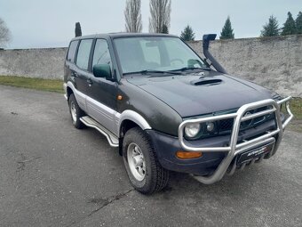 Nissan terrano nová STK 7míst klimatizace šnorchl - 5