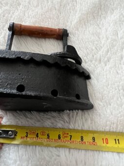 Stará litinová žehlička - 5