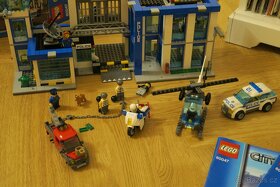 LEGO City 60047 Policejní stanice - 5