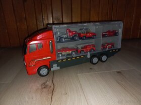 Plastový kamion s 12 kovovými autíčky a vrtulníkem + doplňky - 5