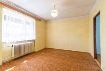 Rodinný dům 7+2 se zahradou a garáží, Bludov, okr. Šumperk - 5