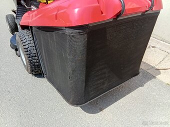 Prodám zahradní traktor Castelgarden dvouválec 16Hp - 5