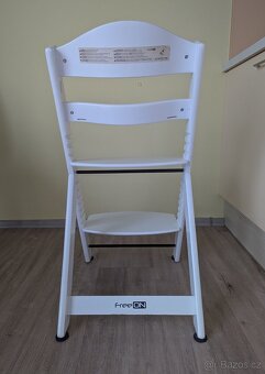 FreeON dřevěná jídelní židlička - 5