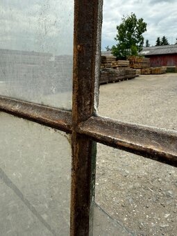 Tovární okno 63 - 5