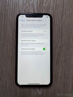 Apple iPhone Xr 64GB Červený - 5
