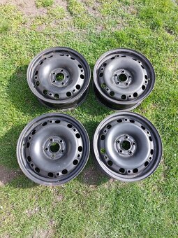 Prodám zimní sadu pneu 185/60 R15 - 5