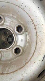 4 plechová kola s letními pneu 205/65 R16C – 4–5 mm vzorek, - 5