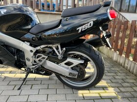 Kawasaki ZXR 750 - 5