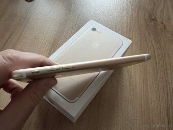Apple iPhone 7 zlatý, nefunkční, na opravu nebo dily - 5
