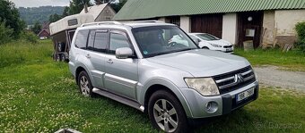 Prodám nepojízdné Mitsubishi Pajero IV - 5