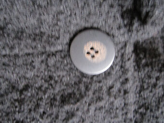 Černý zimní kabát vel. M/L/XL, zapínání na patentky - 5