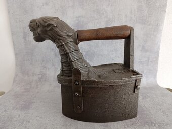 Orig. vzácná atypická žehlička DRAK  - do sbírky, muzea - 5