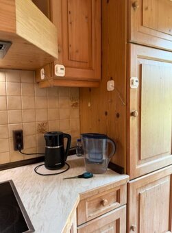 Velká kuchyně z masivu se spotřebiči,5675 - 5