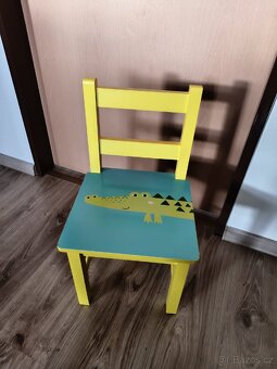 Dětský stůl a dvě židličky - 5