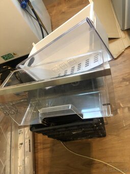 Šuplíky, poličky, skla, těsnění - 5