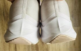 Běžecké boty Nike Winflo 8, vel. 40 - 5