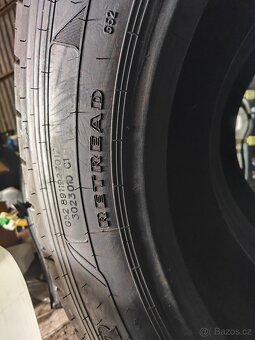 Goodyear KMAX D 295/60 R 22, 5 - 5