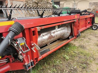 Pásová obilná lišta Case IH 3152 - 5