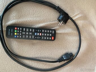 LG 32 SMART TV - 5