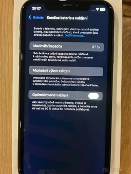Apple iPhone 11, 128 GB, černý - 5